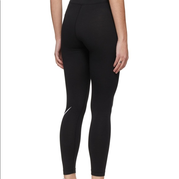 NIKE Black Sportswear Essential Leggings XS - Picture 3 of 6
